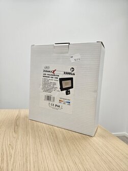 30W PIR LED-VALONHEITIN 2500Lm LEXA